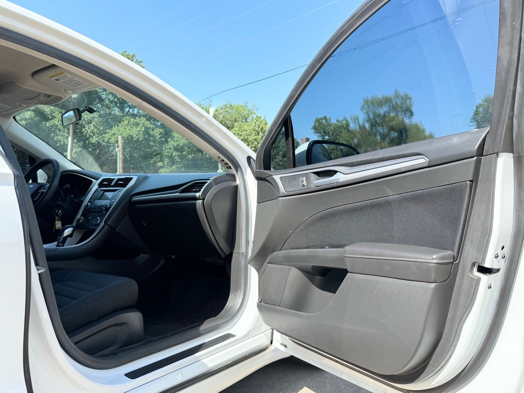 2014 Ford Fusion Image 25