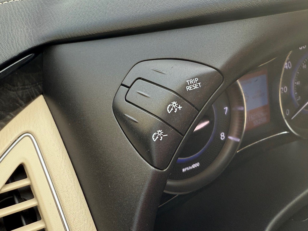 2018 INFINITI QX80 Image 15