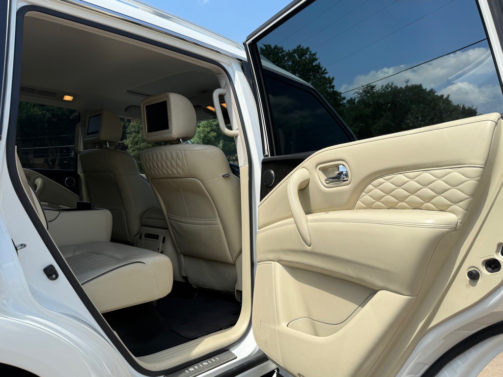 2018 INFINITI QX80 Image 31