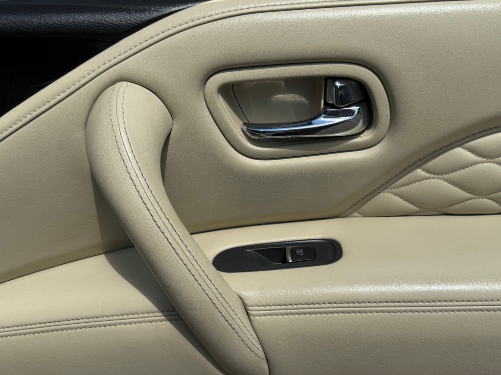 2018 INFINITI QX80 Image 32