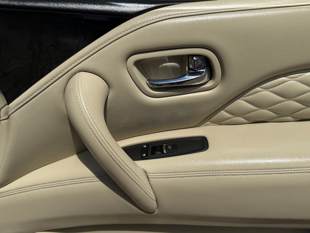 2018 INFINITI QX80 Image 35