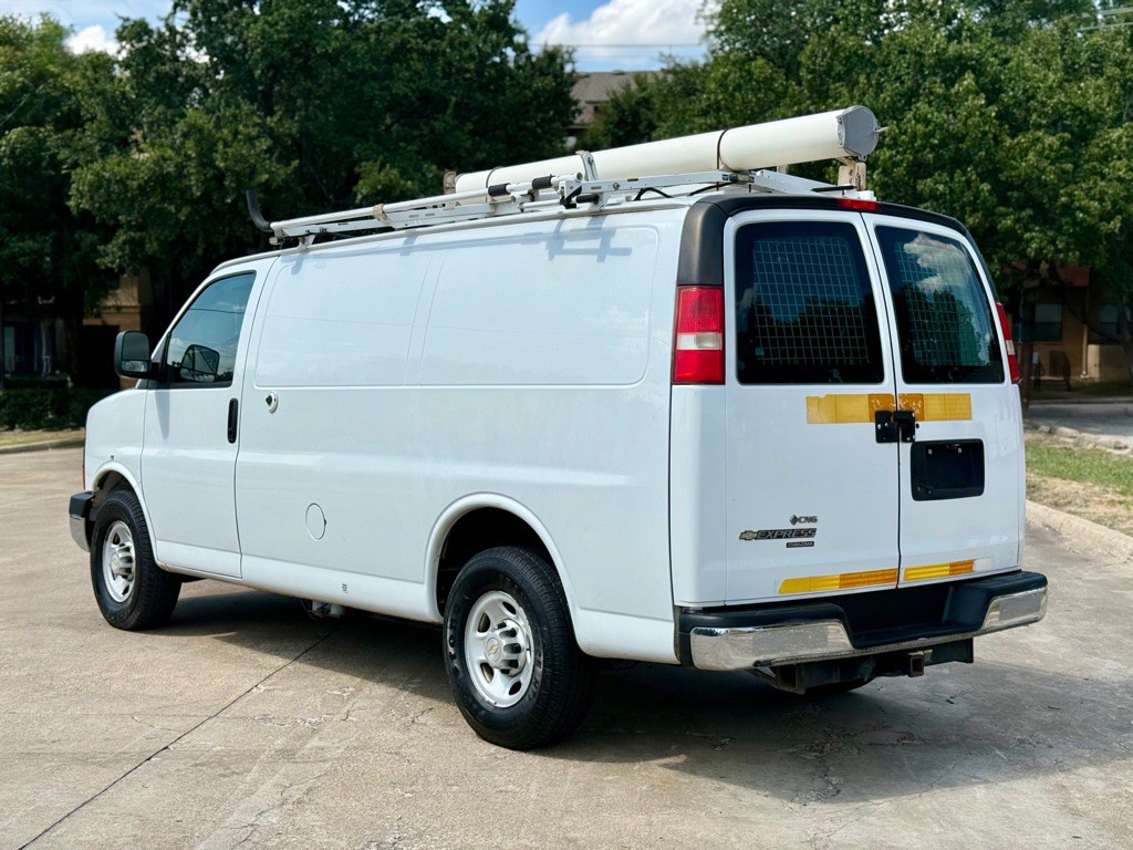 2014 Chevrolet Express Image 4