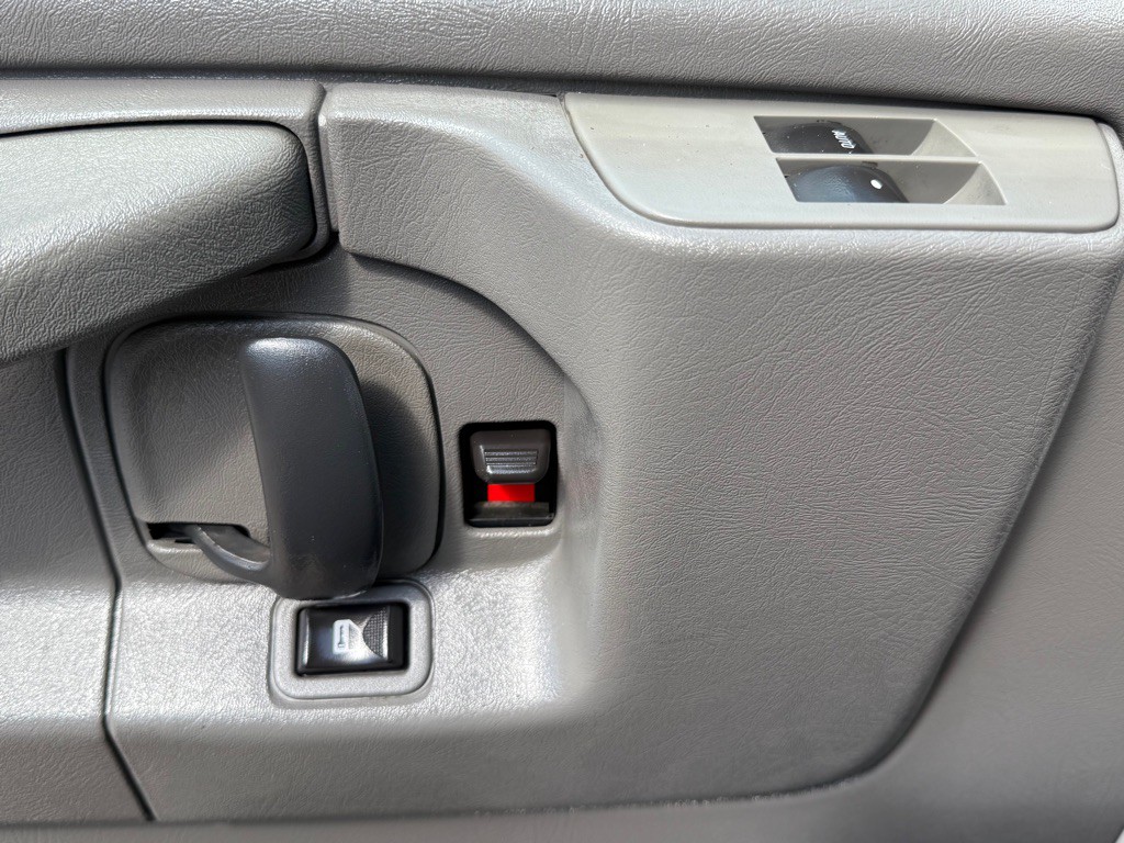 2014 Chevrolet Express Image 9