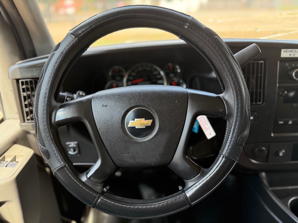 2014 Chevrolet Express Image 12