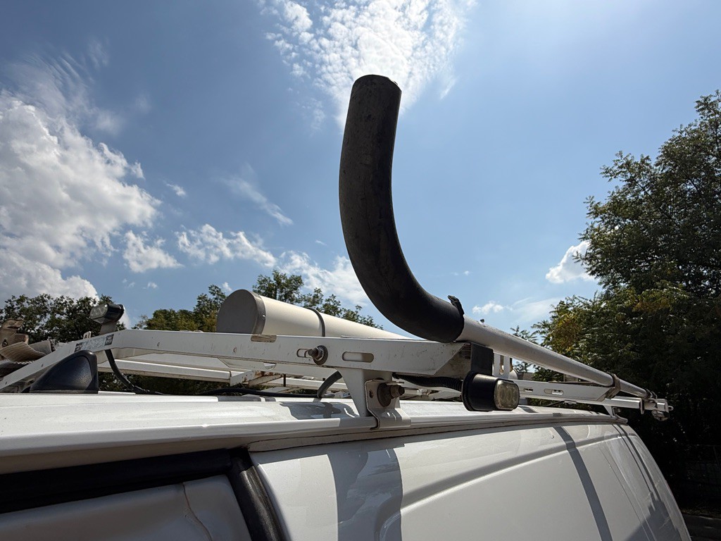 2014 Chevrolet Express Image 25