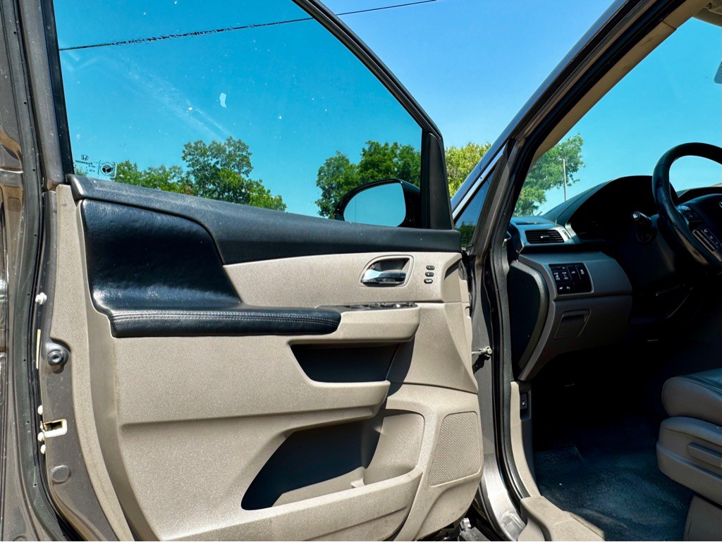 2014 Honda Odyssey Image 6
