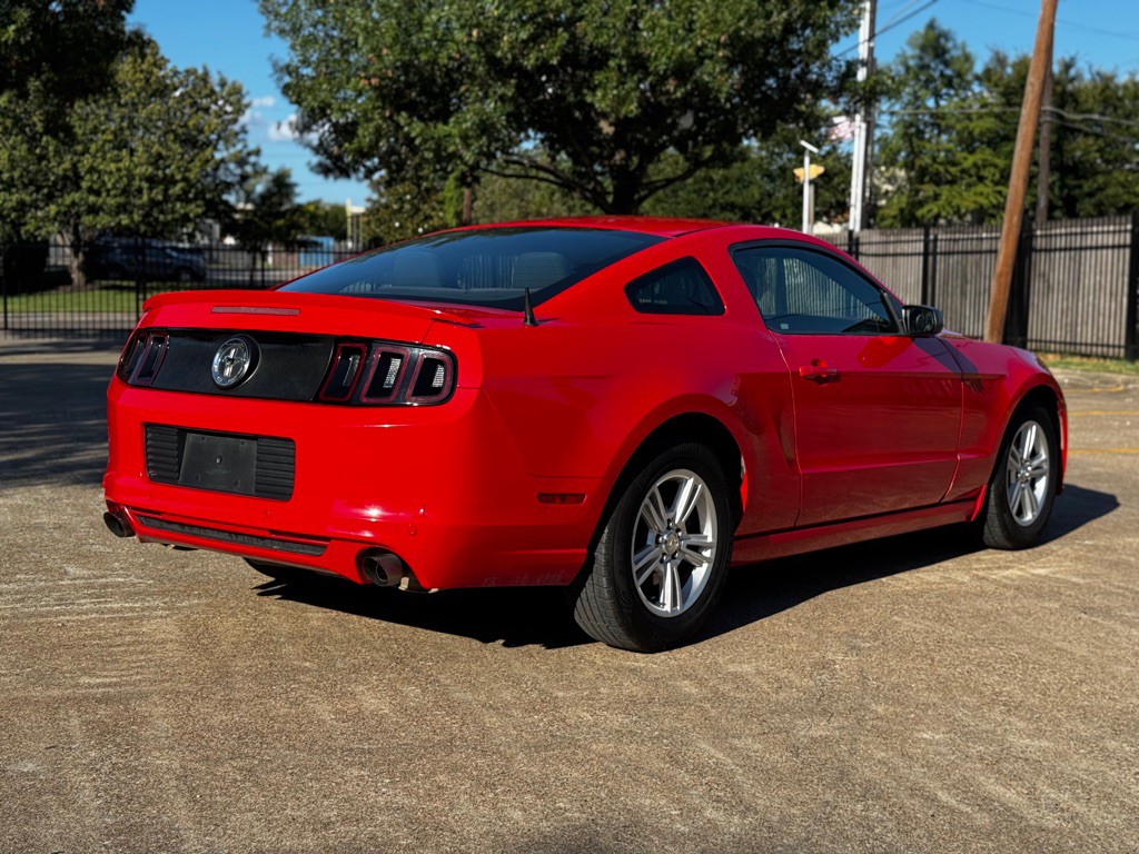2013 Ford Mustang Image 3