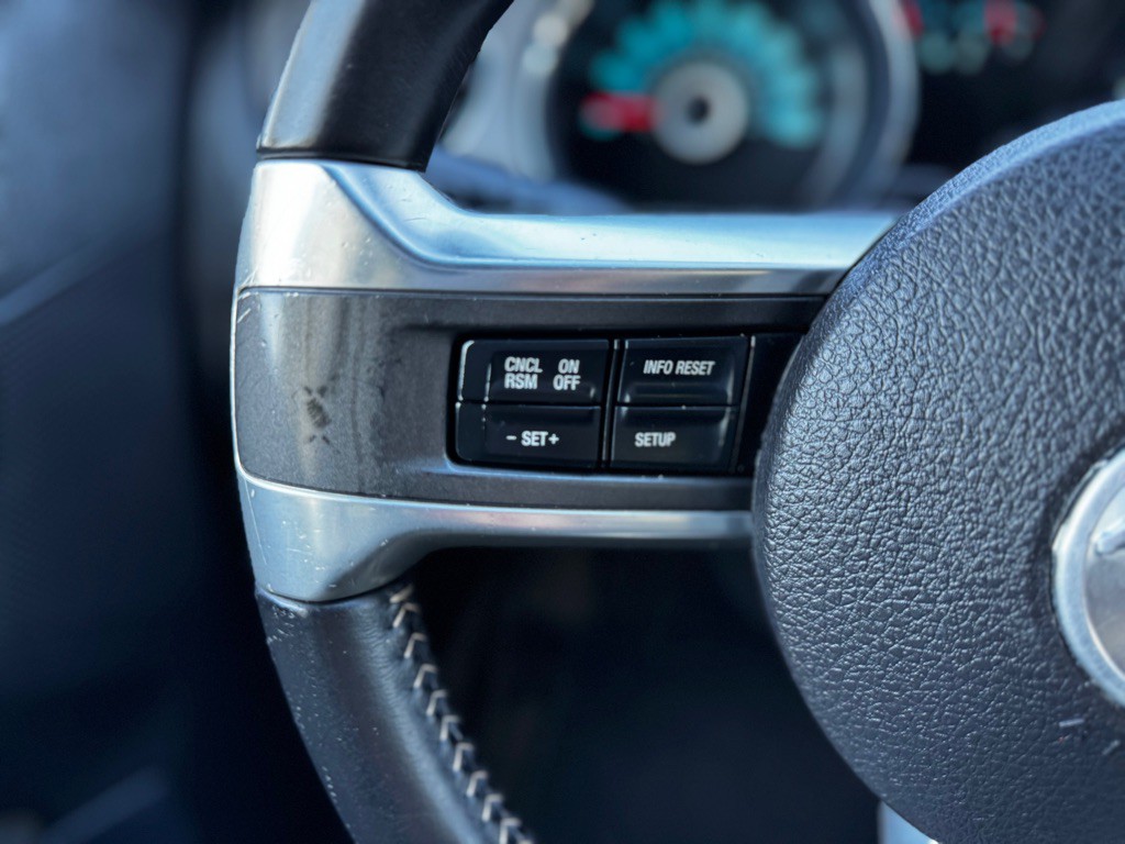 2013 Ford Mustang Image 8
