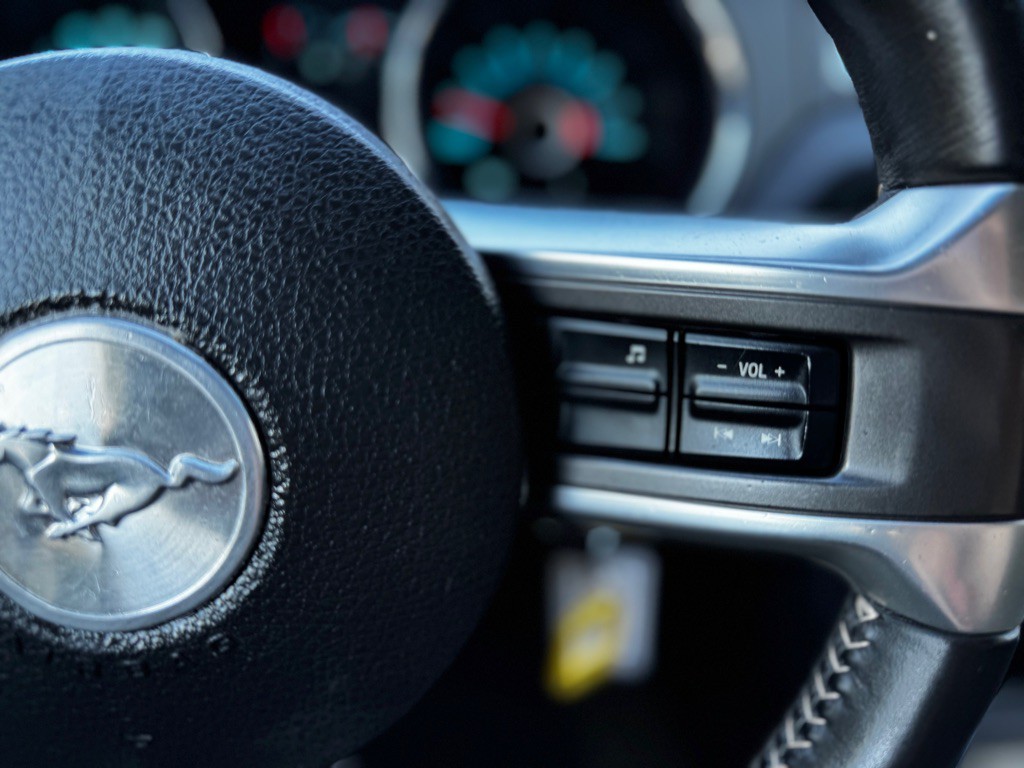 2013 Ford Mustang Image 9