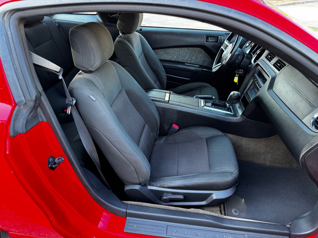 2013 Ford Mustang Image 16
