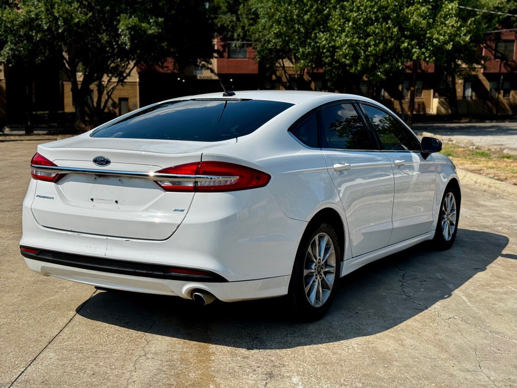 2017 Ford Fusion Image 3