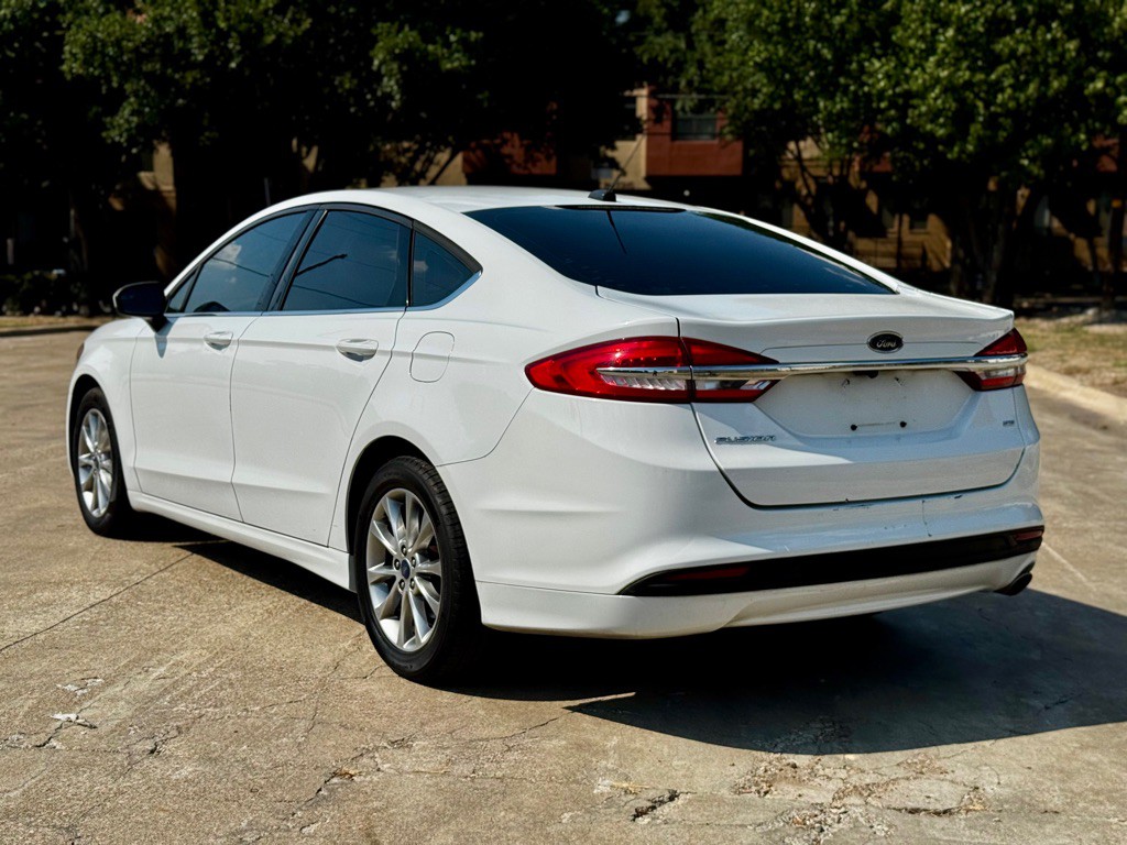 2017 Ford Fusion Image 4