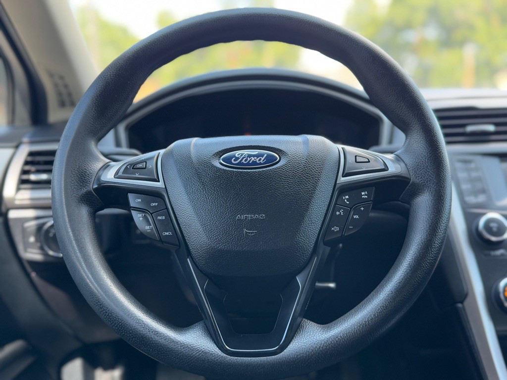 2017 Ford Fusion Image 11