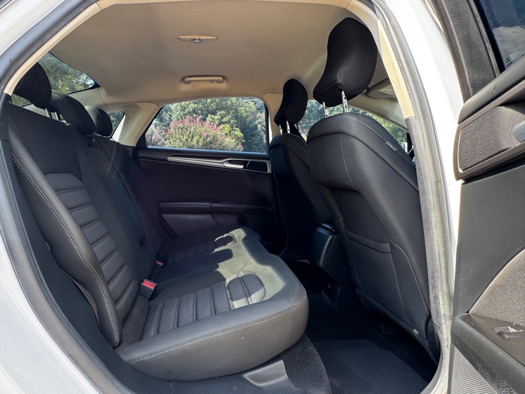 2017 Ford Fusion Image 30