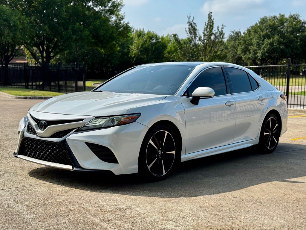 2019 Toyota Camry Image 1
