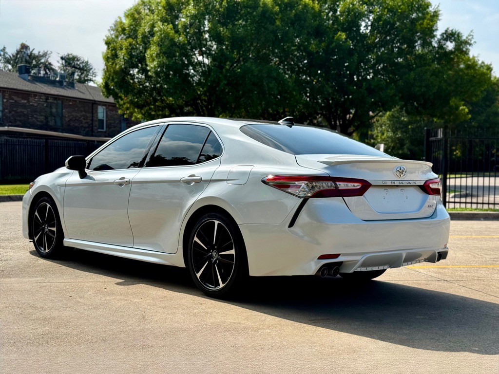 2019 Toyota Camry Image 4