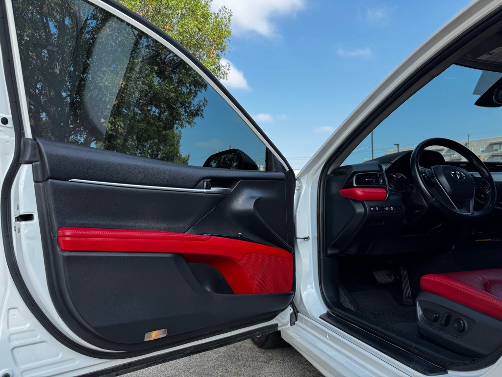 2019 Toyota Camry Image 6