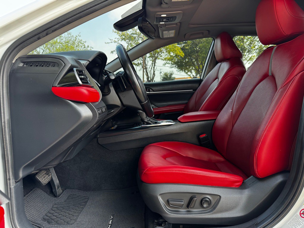 2019 Toyota Camry Image 8