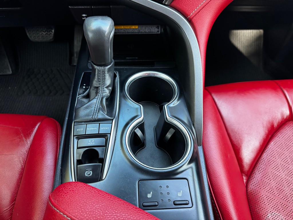 2019 Toyota Camry Image 25