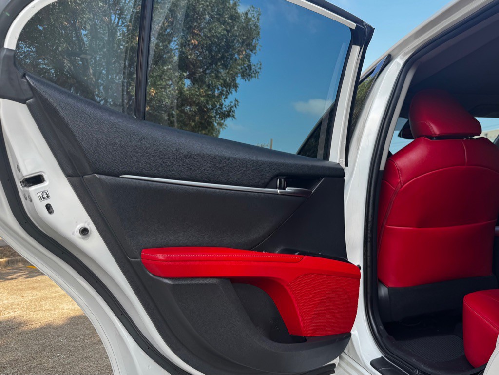 2019 Toyota Camry Image 26