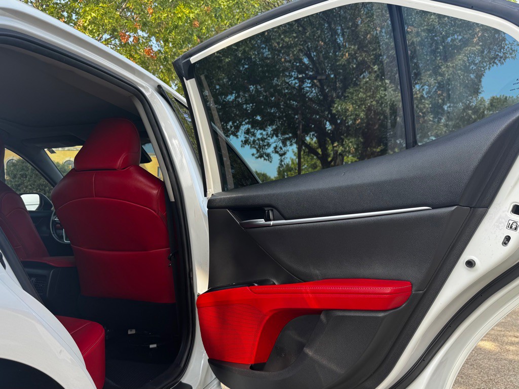 2019 Toyota Camry Image 28