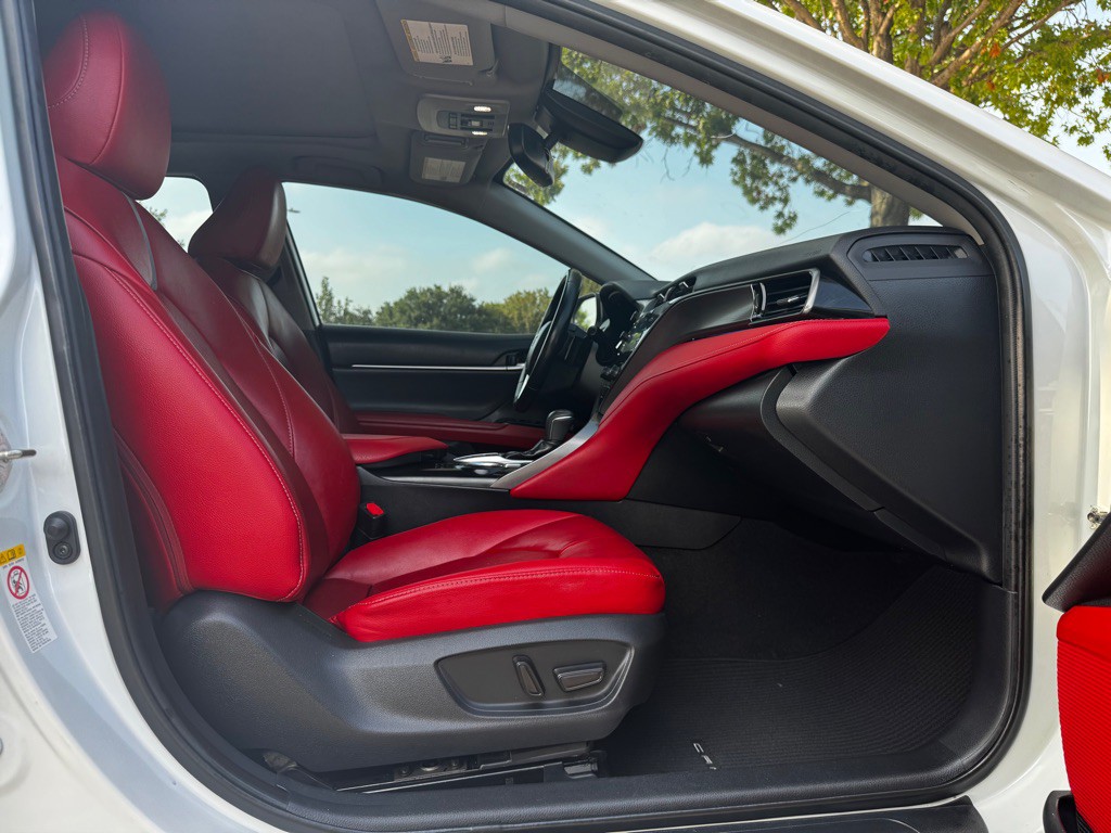 2019 Toyota Camry Image 31