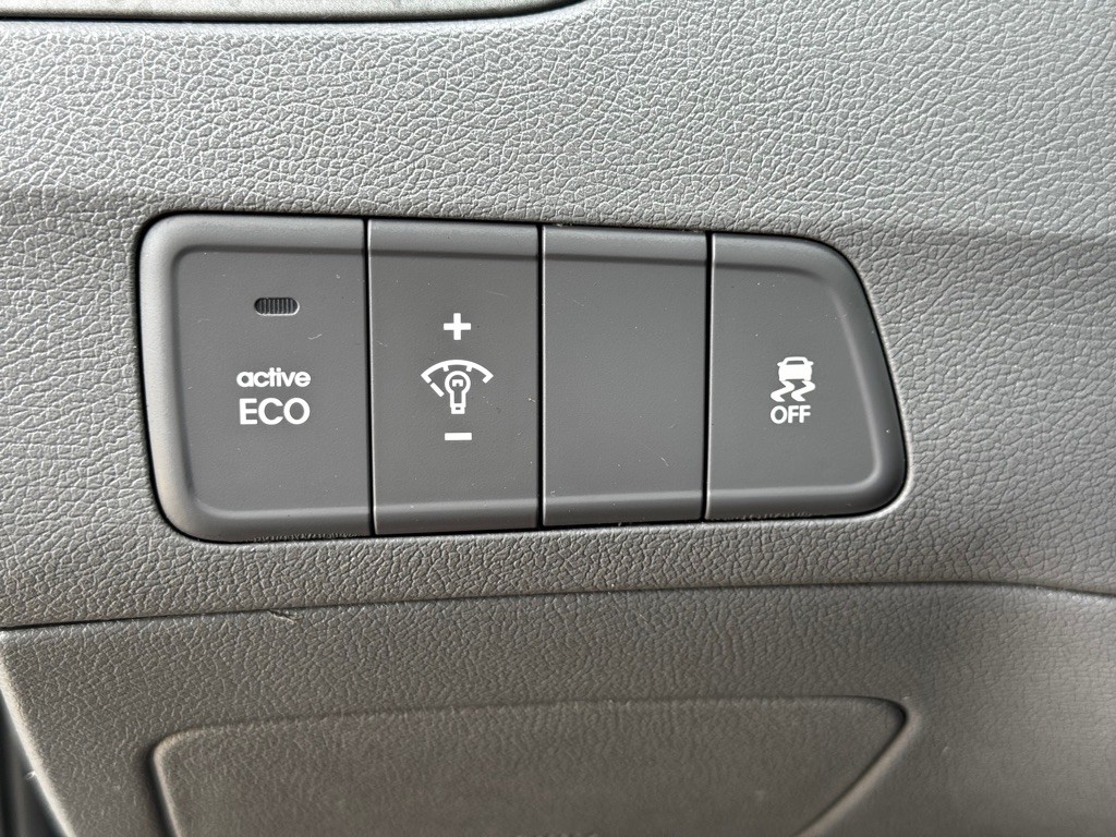 2012 Hyundai Elantra Image 8