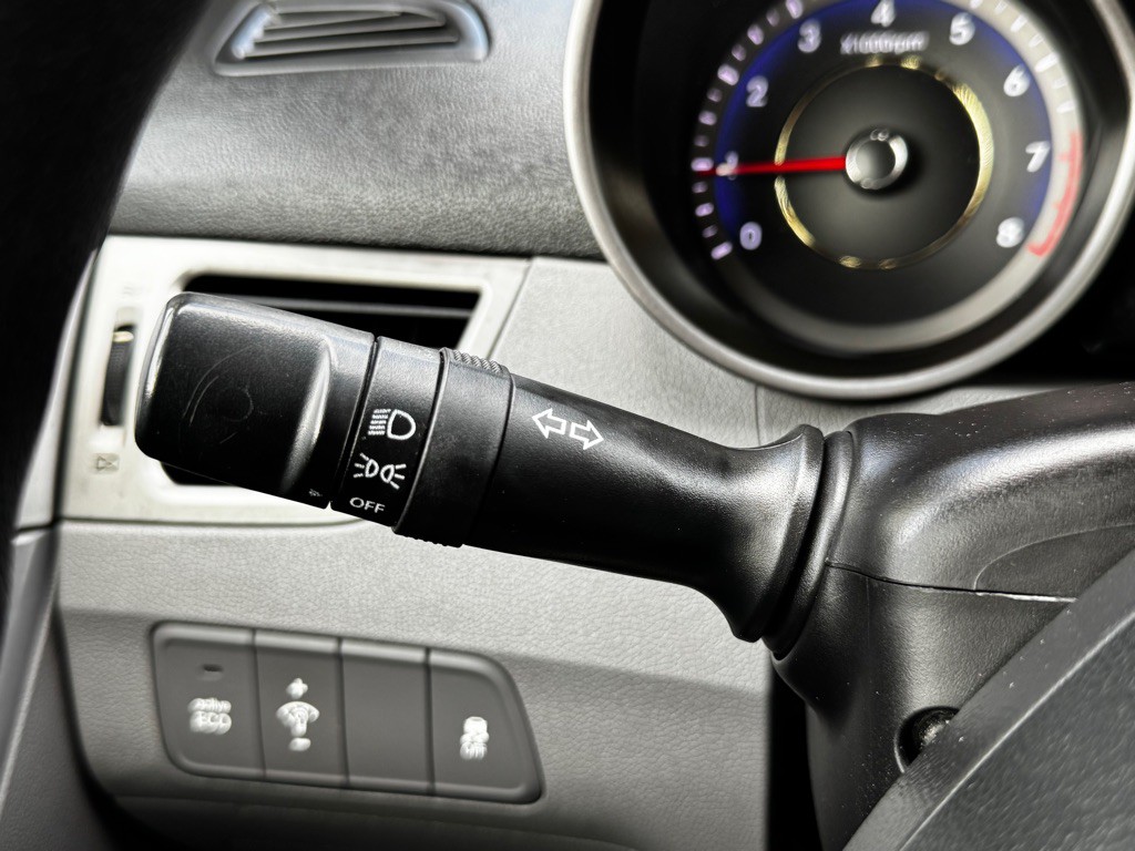 2012 Hyundai Elantra Image 11