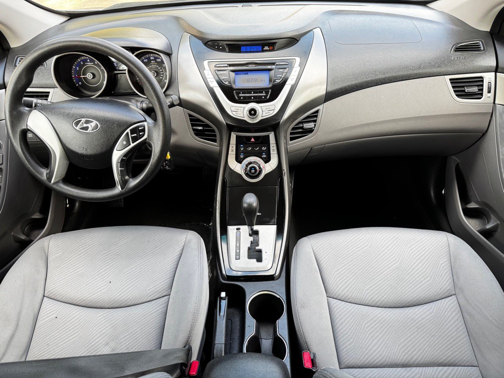 2012 Hyundai Elantra Image 14