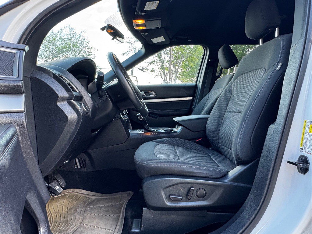 2019 Ford Explorer Image 8