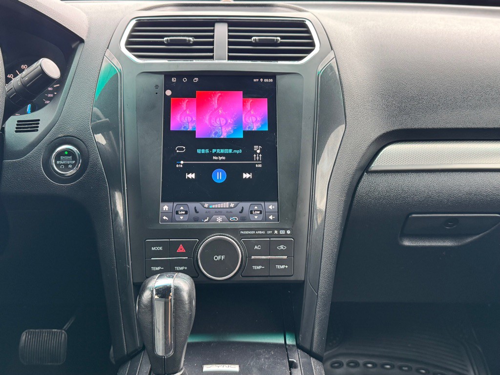2019 Ford Explorer Image 18