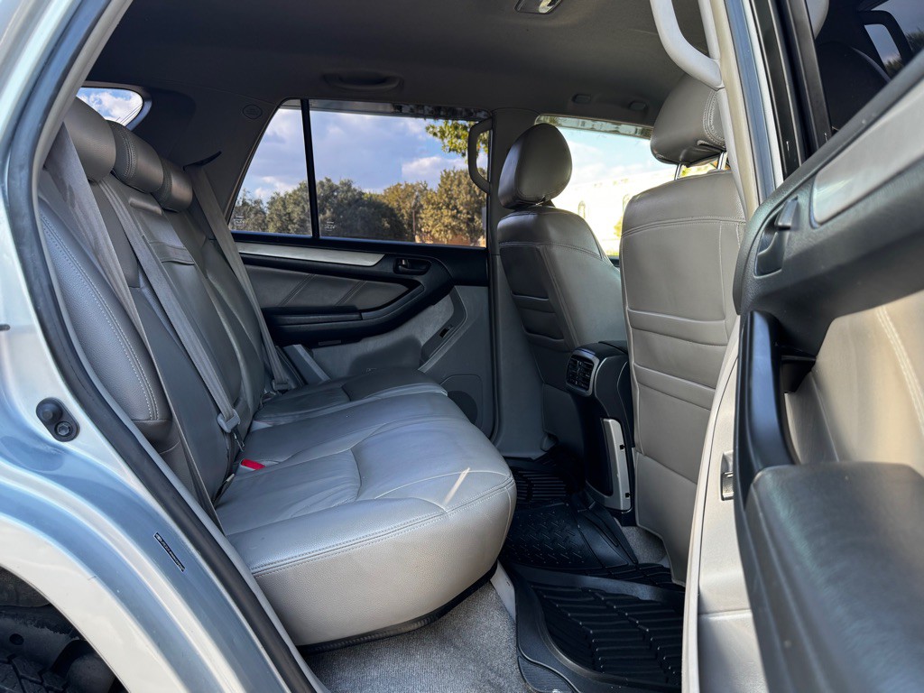 2008 Toyota 4Runner Image 25