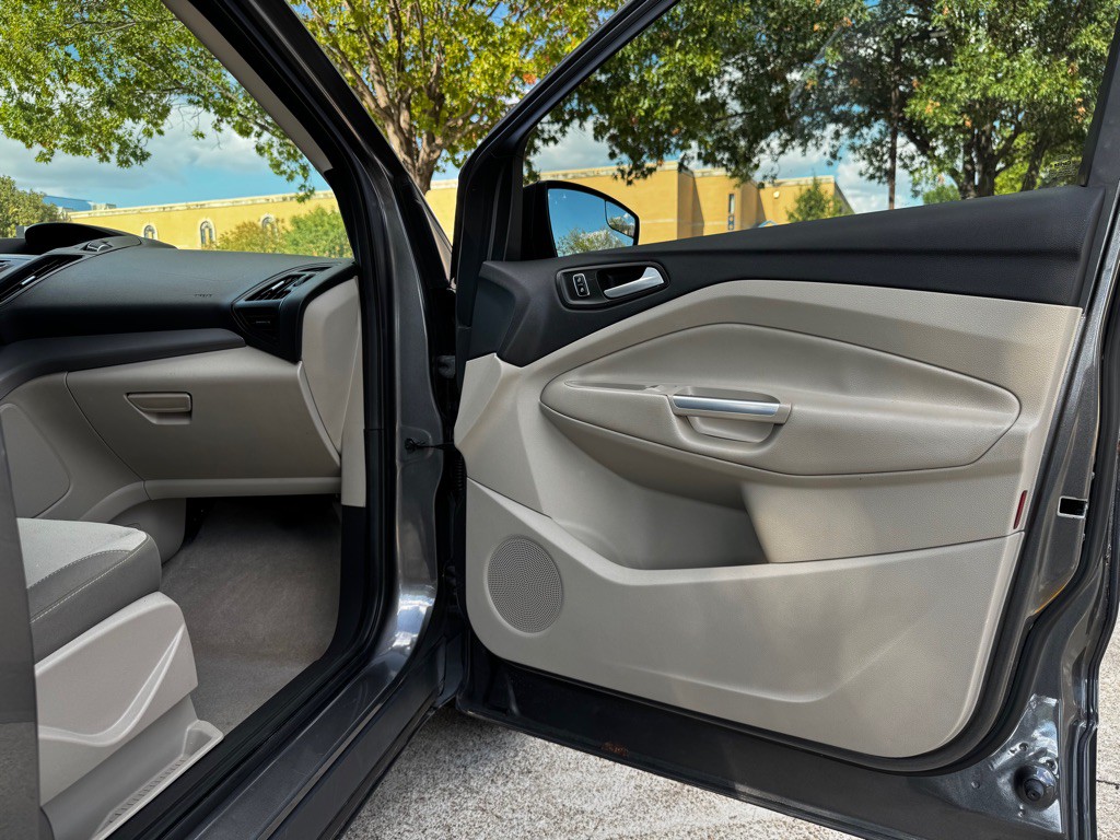 2013 Ford Escape Image 25