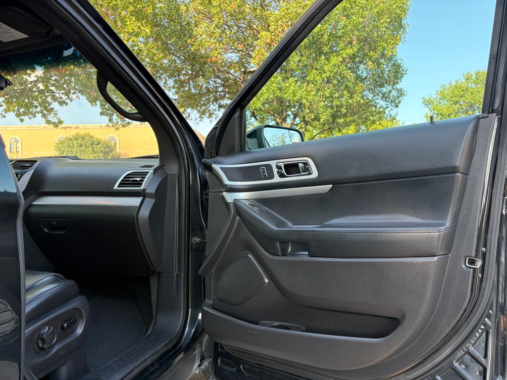 2014 Ford Explorer Image 9