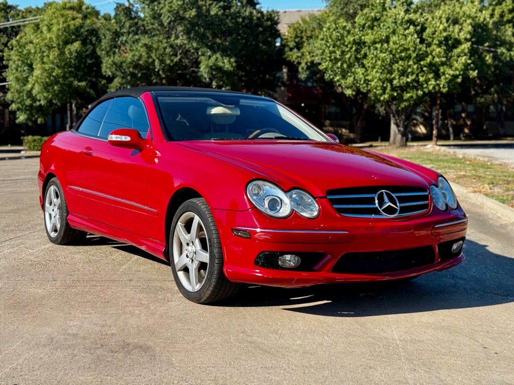 2005 Mercedes-Benz CLK-Class Image 2
