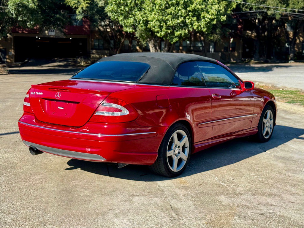 2005 Mercedes-Benz CLK-Class Image 3
