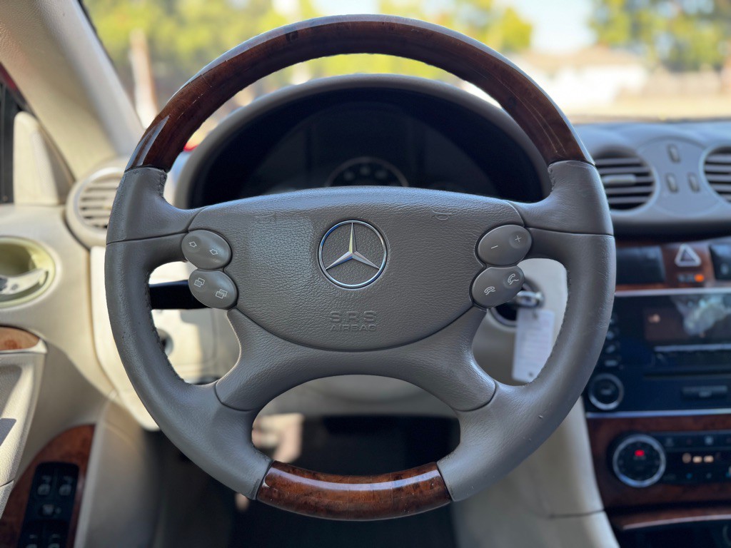 2005 Mercedes-Benz CLK-Class Image 9