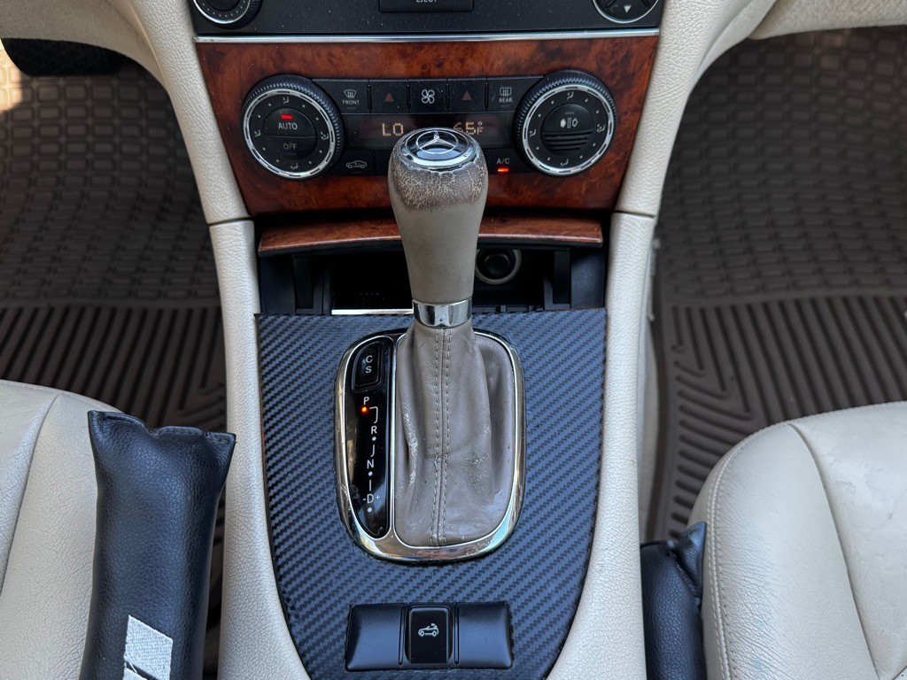 2005 Mercedes-Benz CLK-Class Image 17