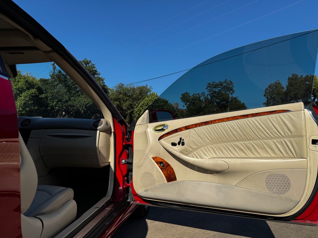 2005 Mercedes-Benz CLK-Class Image 21