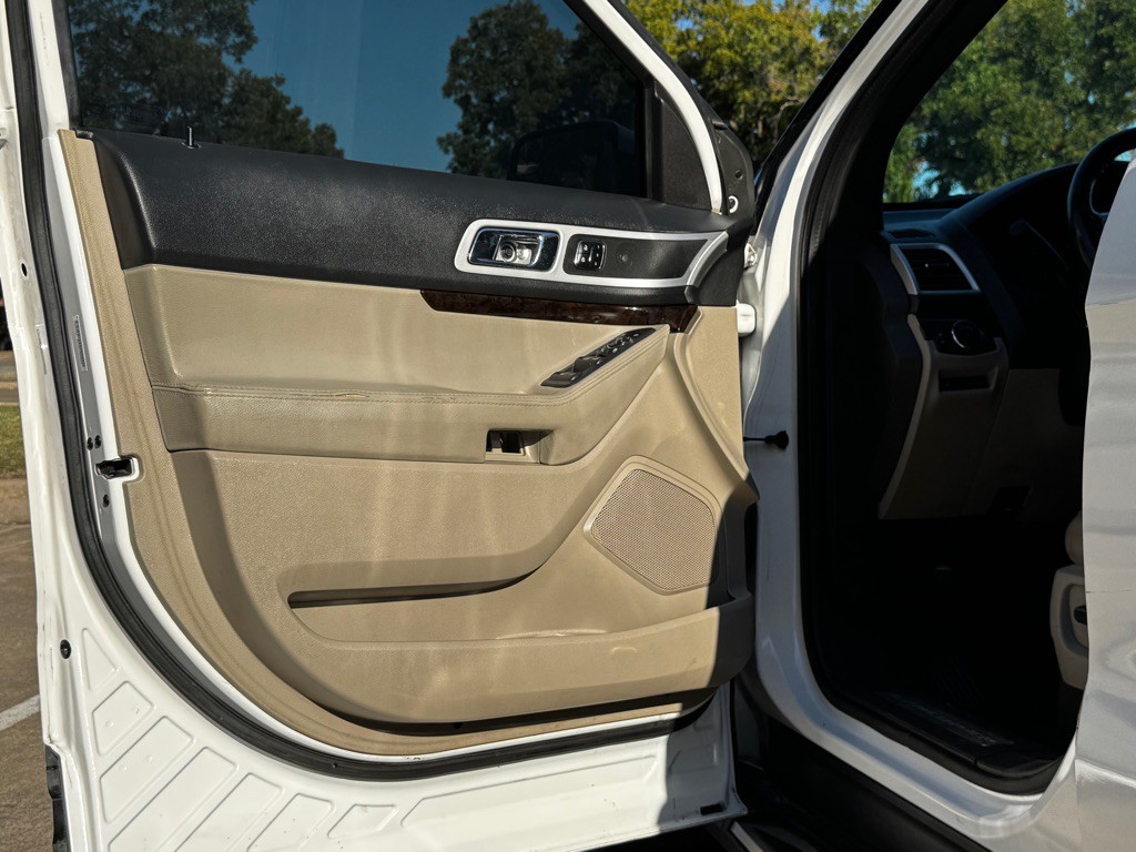 2012 Ford Explorer Image 6