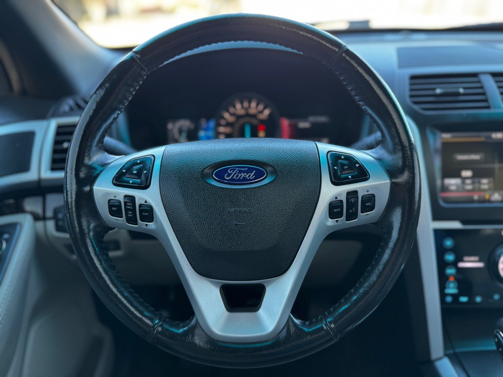 2012 Ford Explorer Image 10