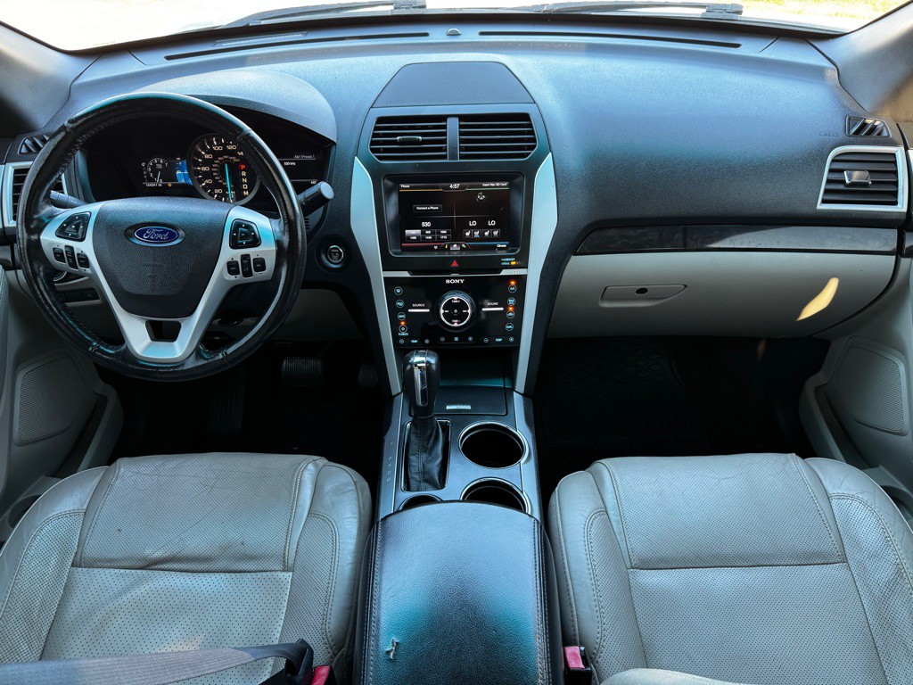 2012 Ford Explorer Image 16