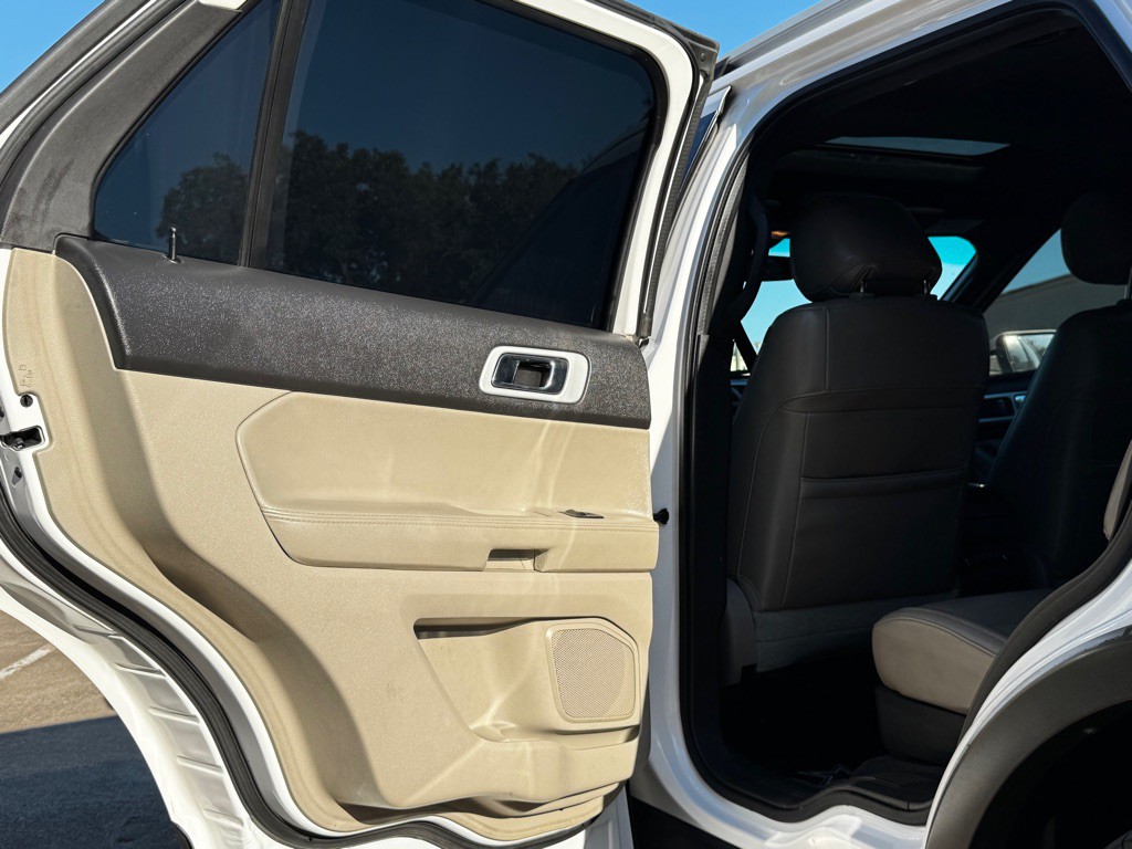 2012 Ford Explorer Image 21