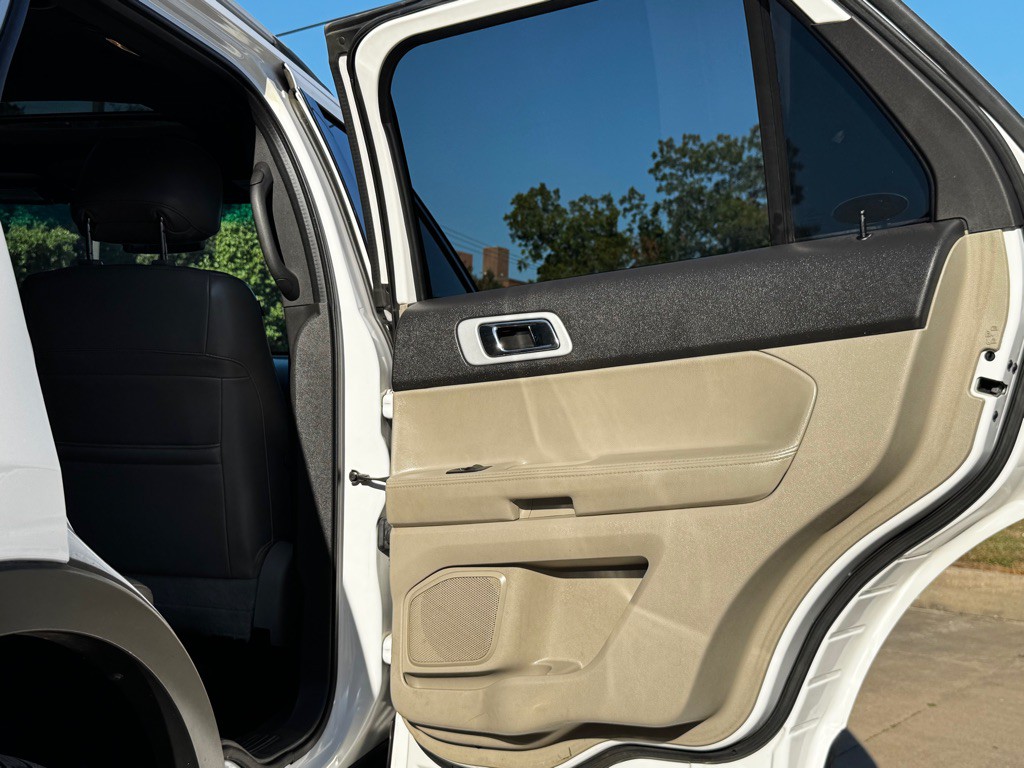 2012 Ford Explorer Image 24