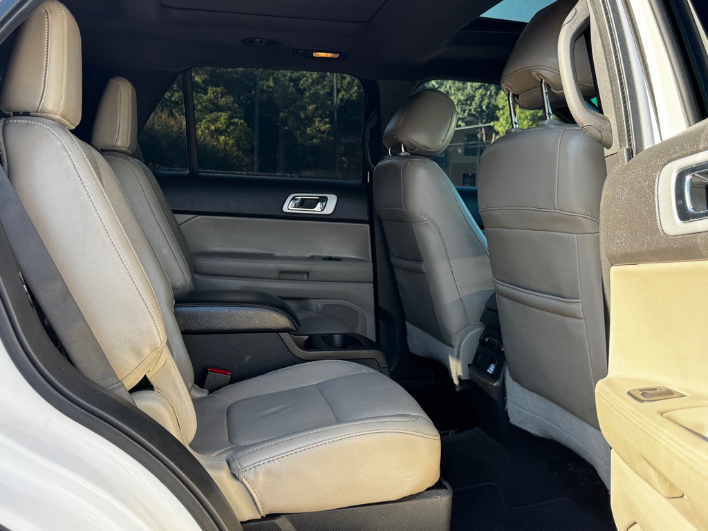 2012 Ford Explorer Image 25