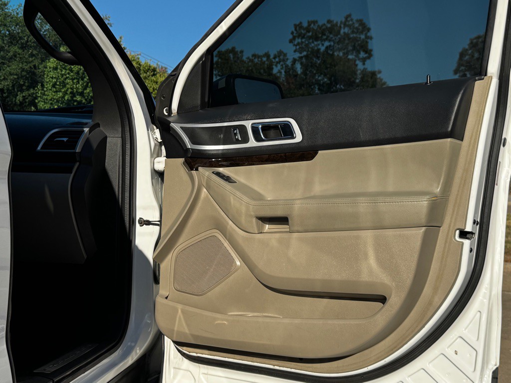2012 Ford Explorer Image 26