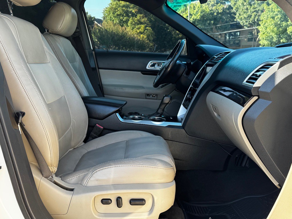 2012 Ford Explorer Image 27