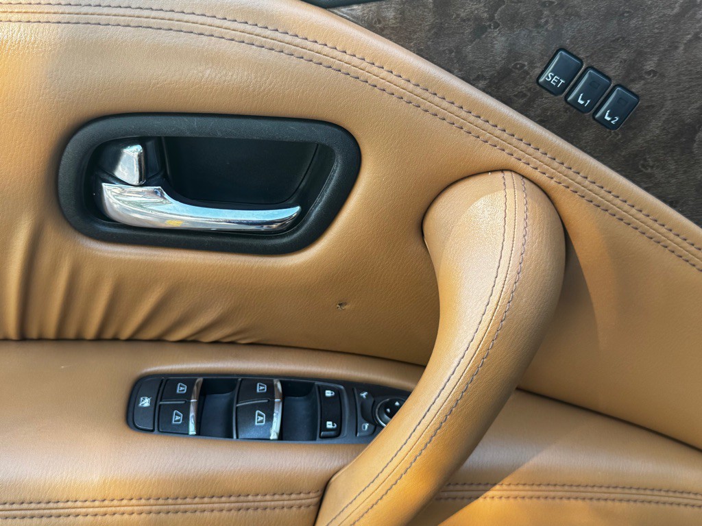2016 INFINITI QX80 Image 6