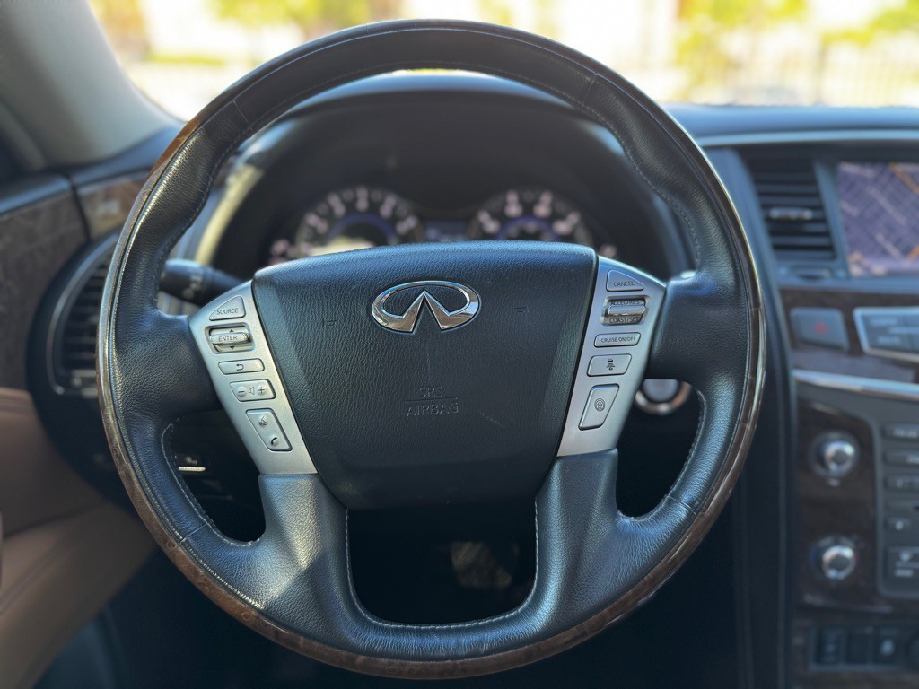 2016 INFINITI QX80 Image 10
