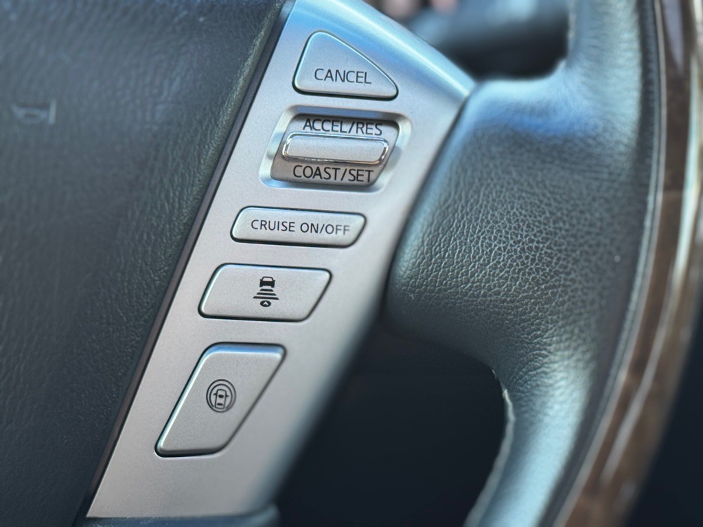 2016 INFINITI QX80 Image 12